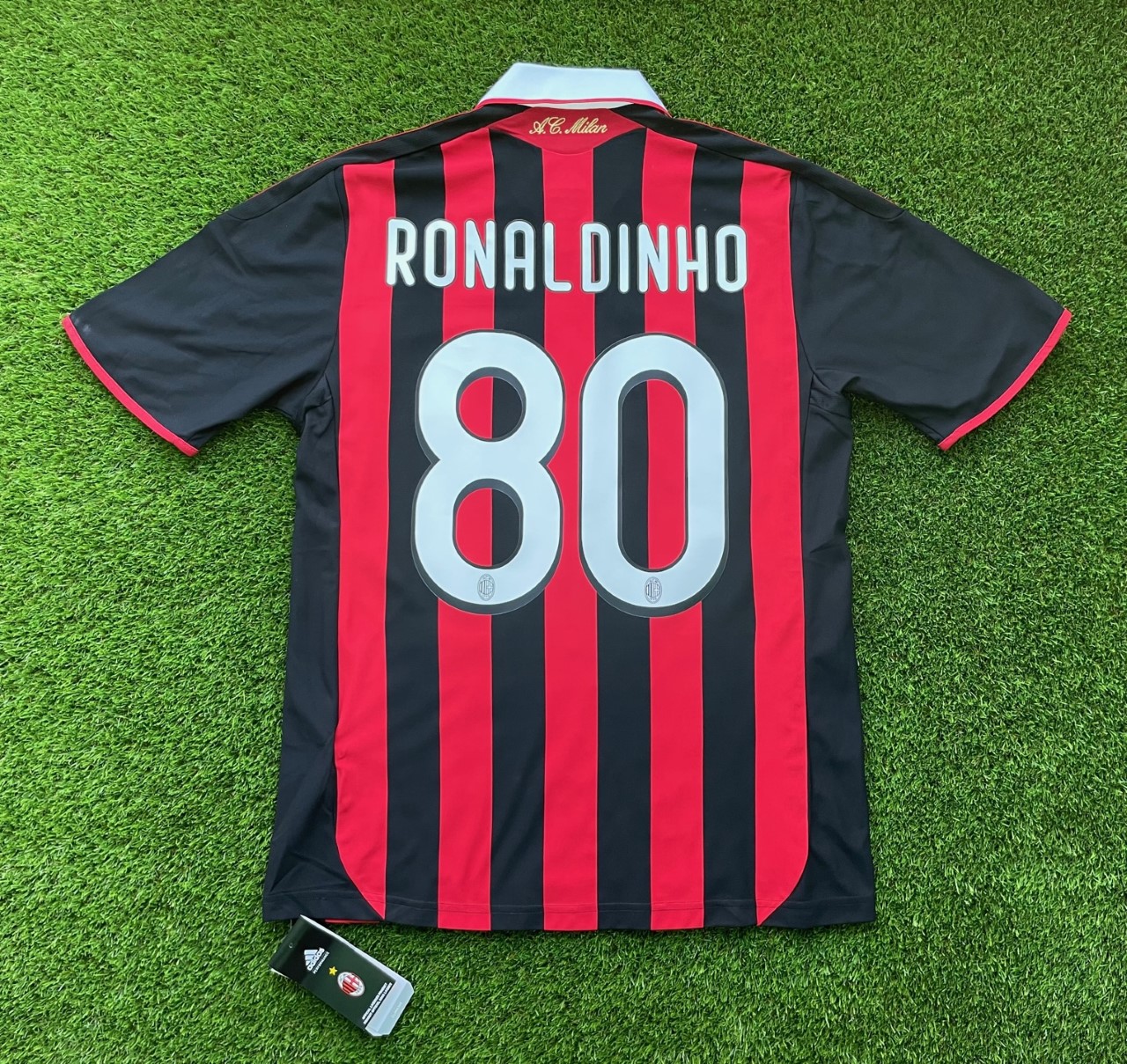 CAMISETA AC MILAN LOCAL (RONALDINHO #80) (S) *BNWT* - Football History shirts